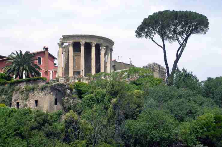 Il tempio di Vesta a Villa Gregoriana